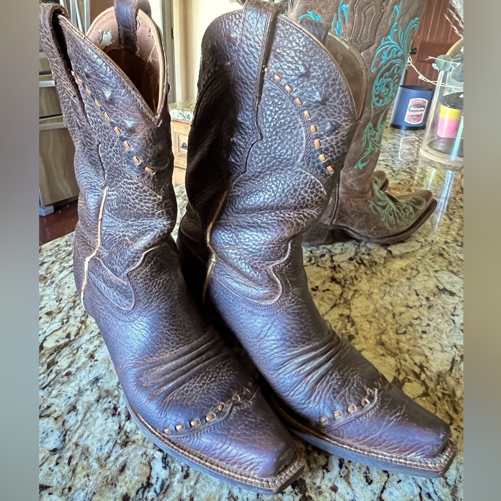 Ariat cowgirl boots